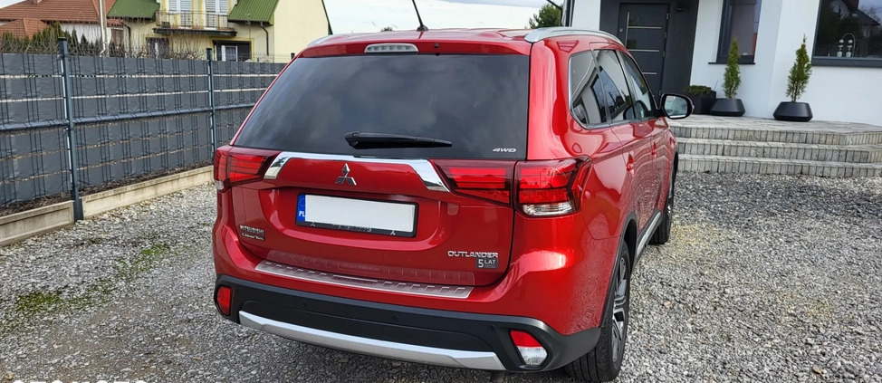 Mitsubishi Outlander cena 87900 przebieg: 85000, rok produkcji 2016 z Kielce małe 466